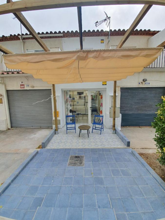 La Maisonnette Bleue Empuriabrava Exterior photo
